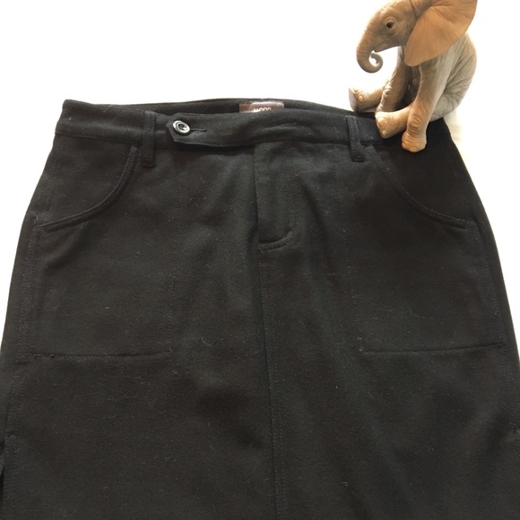 Classic Wool blend skirt 🖤 - Picture 2 of 5